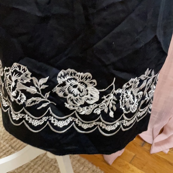 LOFT black and embroidered white Dress - Picture 7 of 8